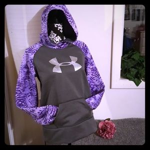 Under Armour sweatshirt